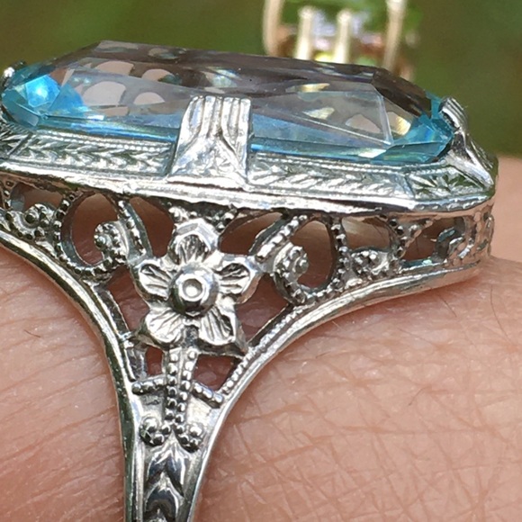 Intricate Art Deco Sterling Silver Blue Topaz Ring - Picture 4 of 15